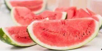 吃瓜爱心,揭秘娱乐圈甜蜜背后的故事  第2张